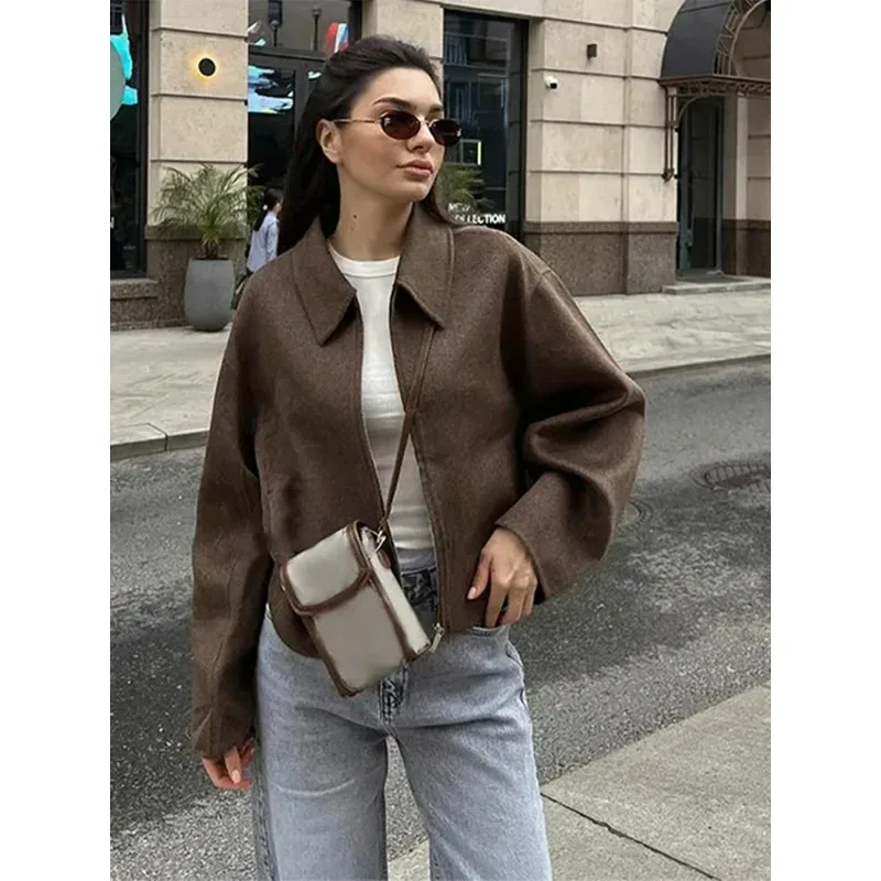 Fashion Brown Zipper Woolen Jacket For Women Elegant Lapel Long Sleeve Short Coats Female Vintage Autumn Lady Street Outerwear
Fashion Brown Zipper Woolen Jacket For Women Elegant Lapel Long Sleeve Short Coats Female Vintage Autumn Lady Street Outerwear