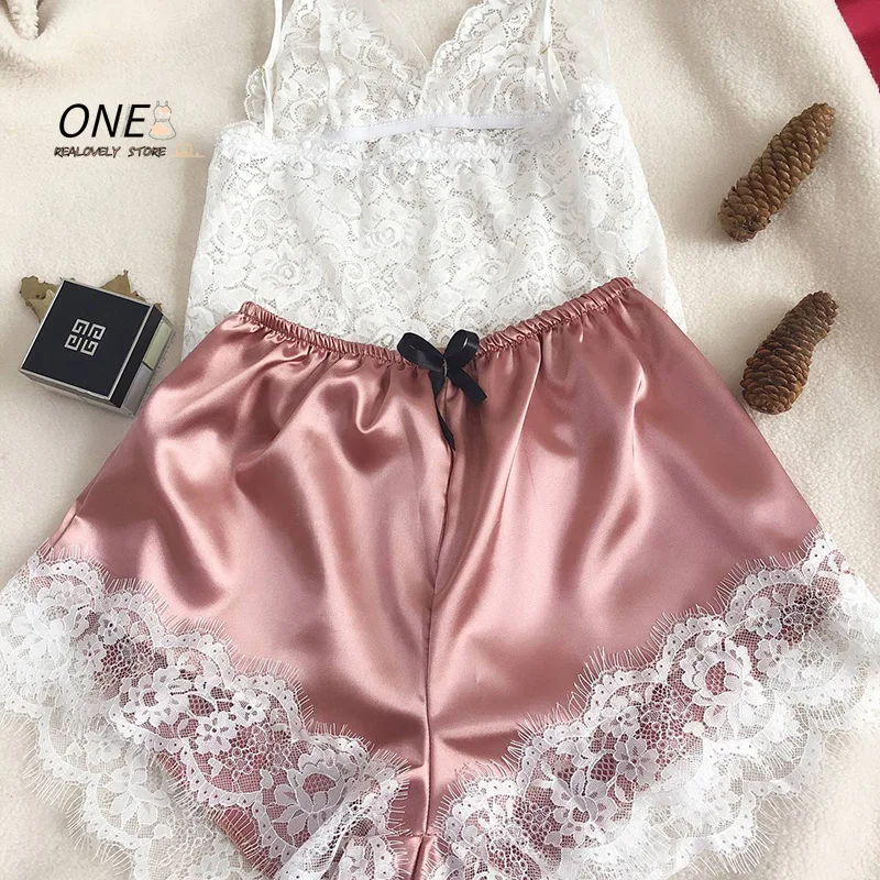 Summer 2Pcs Women's New Sexy Lace See-Through Pajamas Black Pink Cute Clothes Comfortable Breathable Suspender Shorts Set
Summer 2Pcs Women's New Sexy Lace See-Through Pajamas Black Pink Cute Clothes Comfortable Breathable Suspender Shorts Set