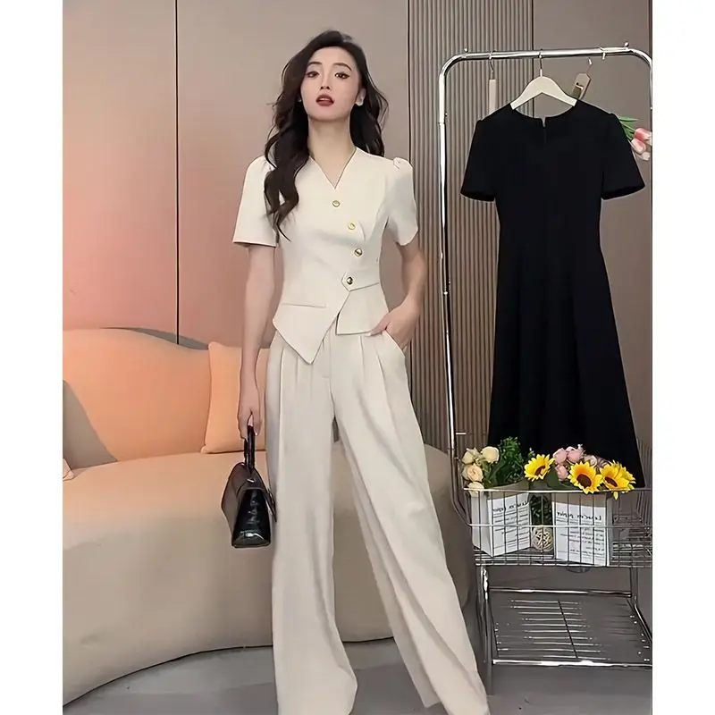 New Office Lady Summer Women's Suit Fashion V-neck Short Sleeve Irregular Single Breasted Shirt Top + Wide Leg Pants 2 Piece Set
New Office Lady Summer Women's Suit Fashion V-neck Short Sleeve Irregular Single Breasted Shirt Top + Wide Leg Pants 2 Piece Set