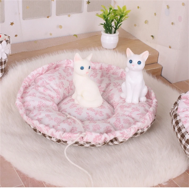 1:12 Scale Nest Pet Cats Cotton Bed Miniature Pretend-Play Kid Playset Pet Realistic Dollhouses Pet Cats Nest 15UB
1:12 Scale Nest Pet Cats Cotton Bed Miniature Pretend-Play Kid Playset Pet Realistic Dollhouses Pet Cats Nest 15UB