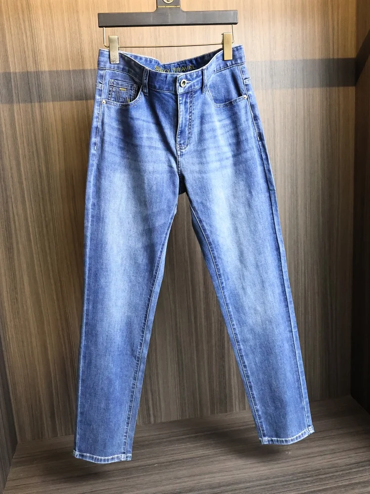 Clouds Jeans Men's Summer Lightweight Breathable Elastic Straight Leg Jeans Fashionable Cotton Polyester Blend Modern Style
Clouds Jeans Men's Summer Lightweight Breathable Elastic Straight Leg Jeans Fashionable Cotton Polyester Blend Modern Style