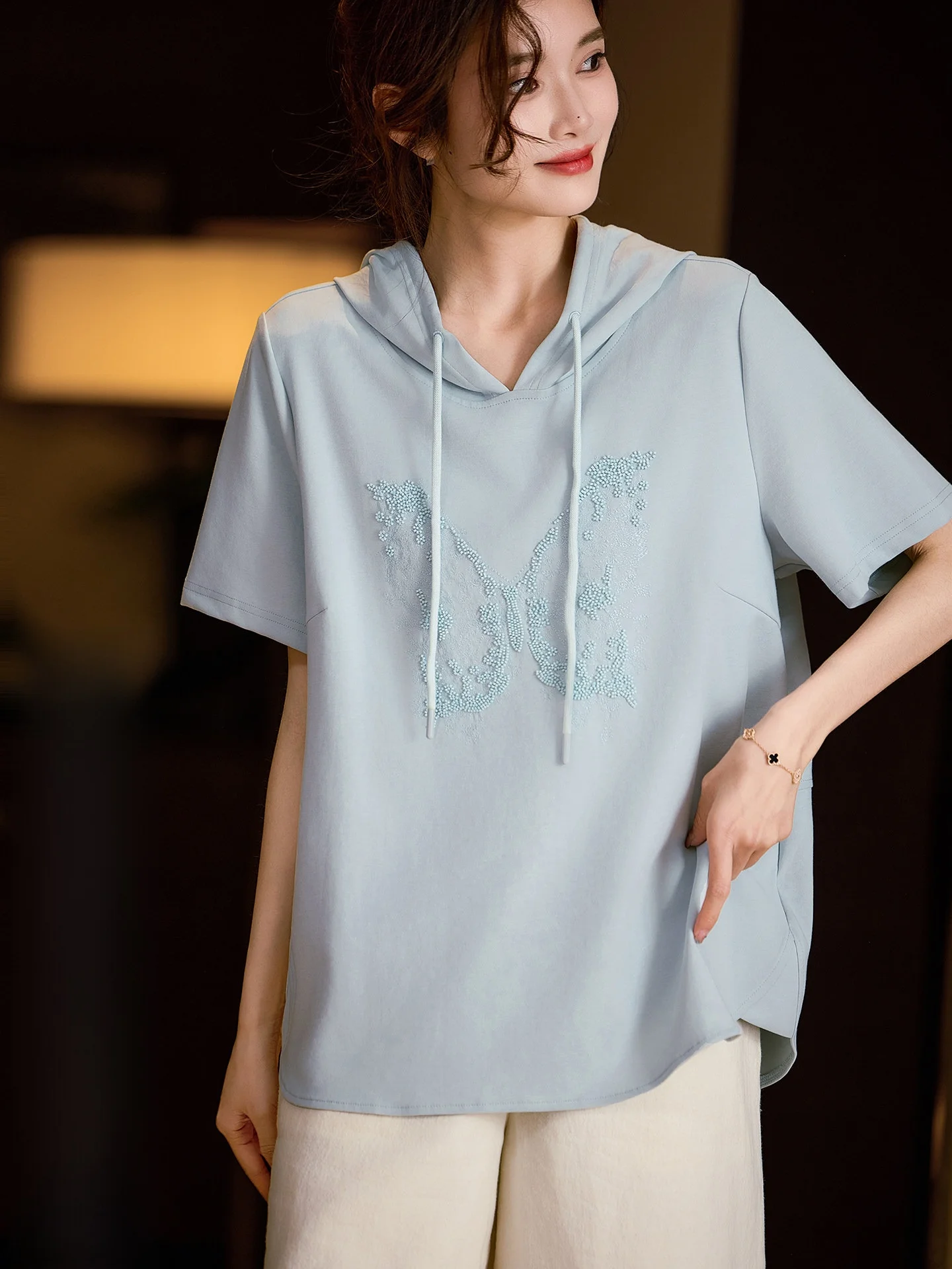 Fashionable Hooded Beaded Short Sleeve T-Shirt Women's Spring New Casual Top Large Size European Style Streetwear Ladies' Clo...
Fashionable Hooded Beaded Short Sleeve T-Shirt Women's Spring New Casual Top Large Size European Style Streetwear Ladies' Clo...