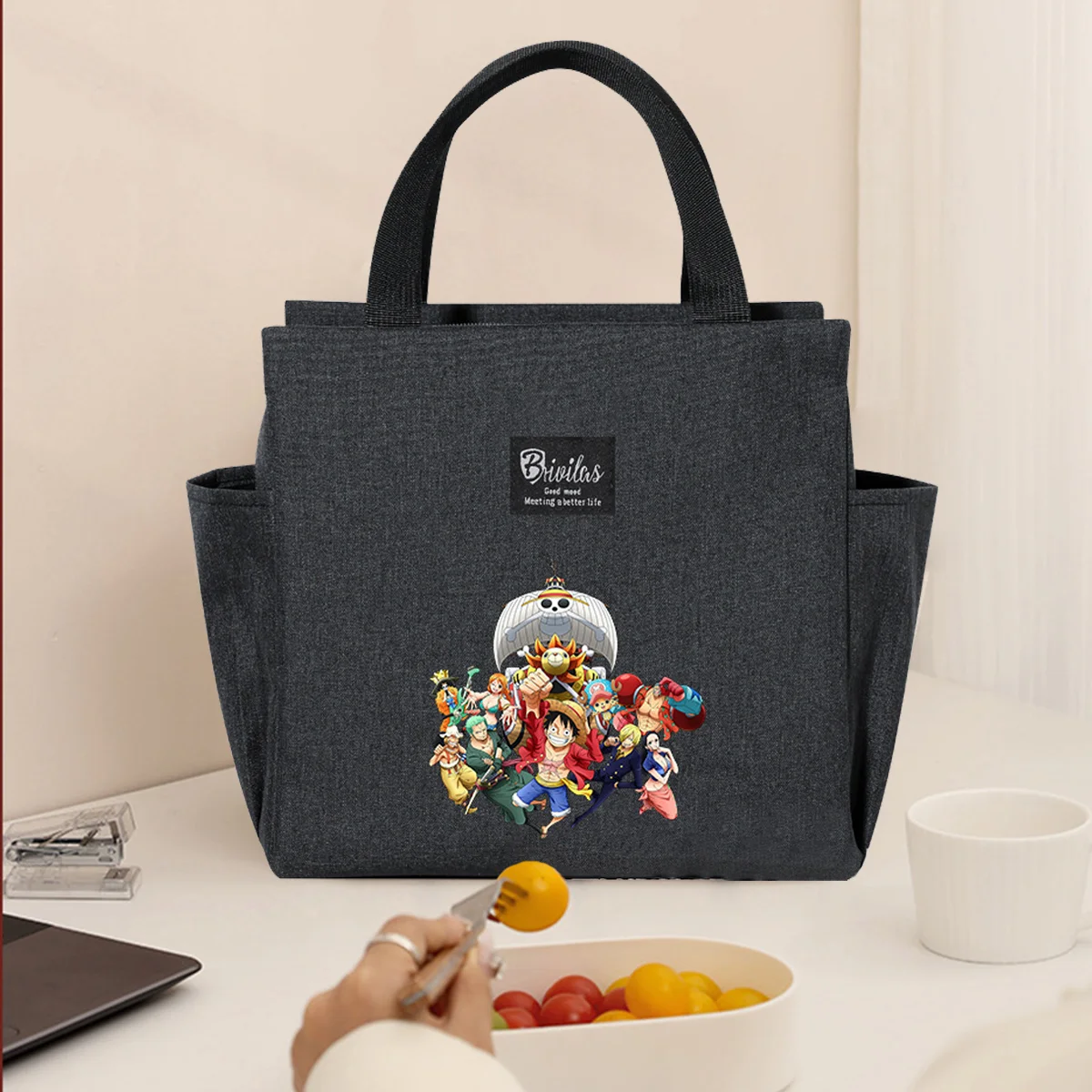 Цельная детская сумка для обеда в стиле аниме, школьная изолированная термосумка для еды для взрослых, портативная большая вместительная сумка для хранения пикника
Цельная детская сумка для обеда в стиле аниме, школьная изолированная термосумка для еды для взрослых, портативная большая вместительная сумка для хранения пикника