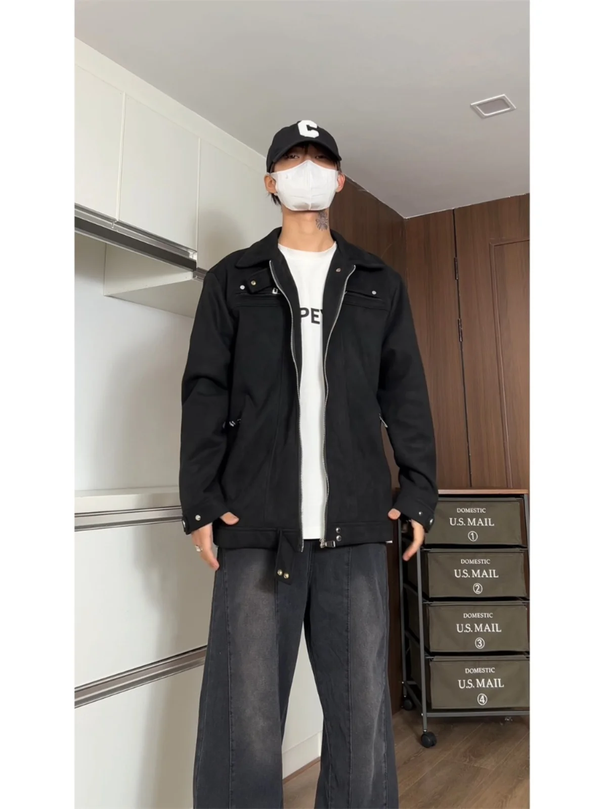 Винтажная замшевая куртка мужская, осенняя новинка 2024, в стиле рабочей одежды, модная бейсбольная куртка, уличный стиль, свободный крой, с декоративной молнией
Винтажная замшевая куртка мужская, осенняя новинка 2024, в стиле рабочей одежды, модная бейсбольная куртка, уличный стиль, свободный крой, с декоративной молнией