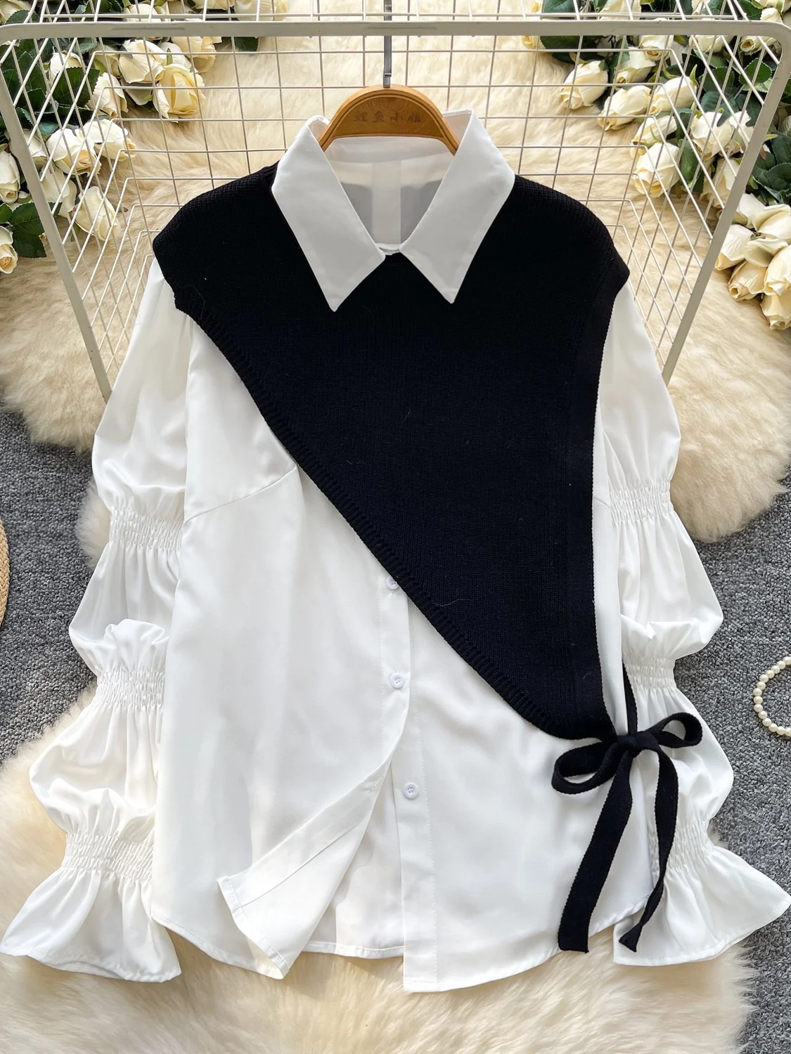 Korean Style Chic Single Button Bubble Sleeve Knitted Shirt Women's Fashion Outerwear Asymmetrical Length Cardigan
Korean Style Chic Single Button Bubble Sleeve Knitted Shirt Women's Fashion Outerwear Asymmetrical Length Cardigan