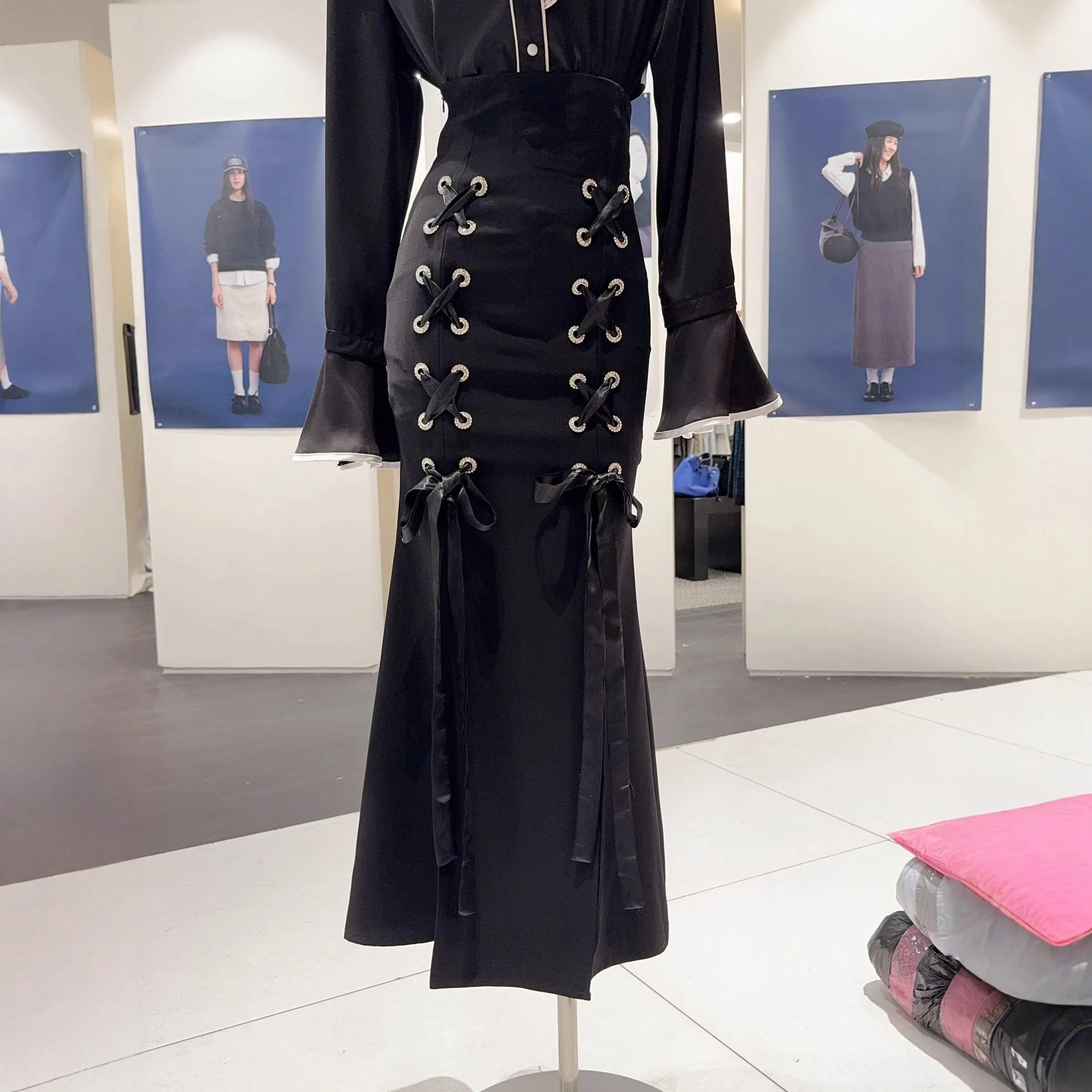 Дизайнерская новинка: осенне-зимняя юбка-миди с поясом, приталенная, с эффектом «рыбий хвост», для женщин, для офиса и повседневной носки.
Дизайнерская новинка: осенне-зимняя юбка-миди с поясом, приталенная, с эффектом «рыбий хвост», для женщин, для офиса и повседневной носки.