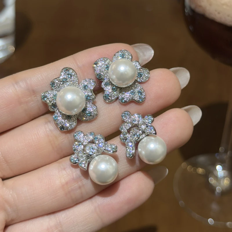 New White Fresh Water Pearl Flower Lab Diamond Stud Earrings for Women Wedding Party 925 Sterling Silver Fine Jewelry Gift
New White Fresh Water Pearl Flower Lab Diamond Stud Earrings for Women Wedding Party 925 Sterling Silver Fine Jewelry Gift