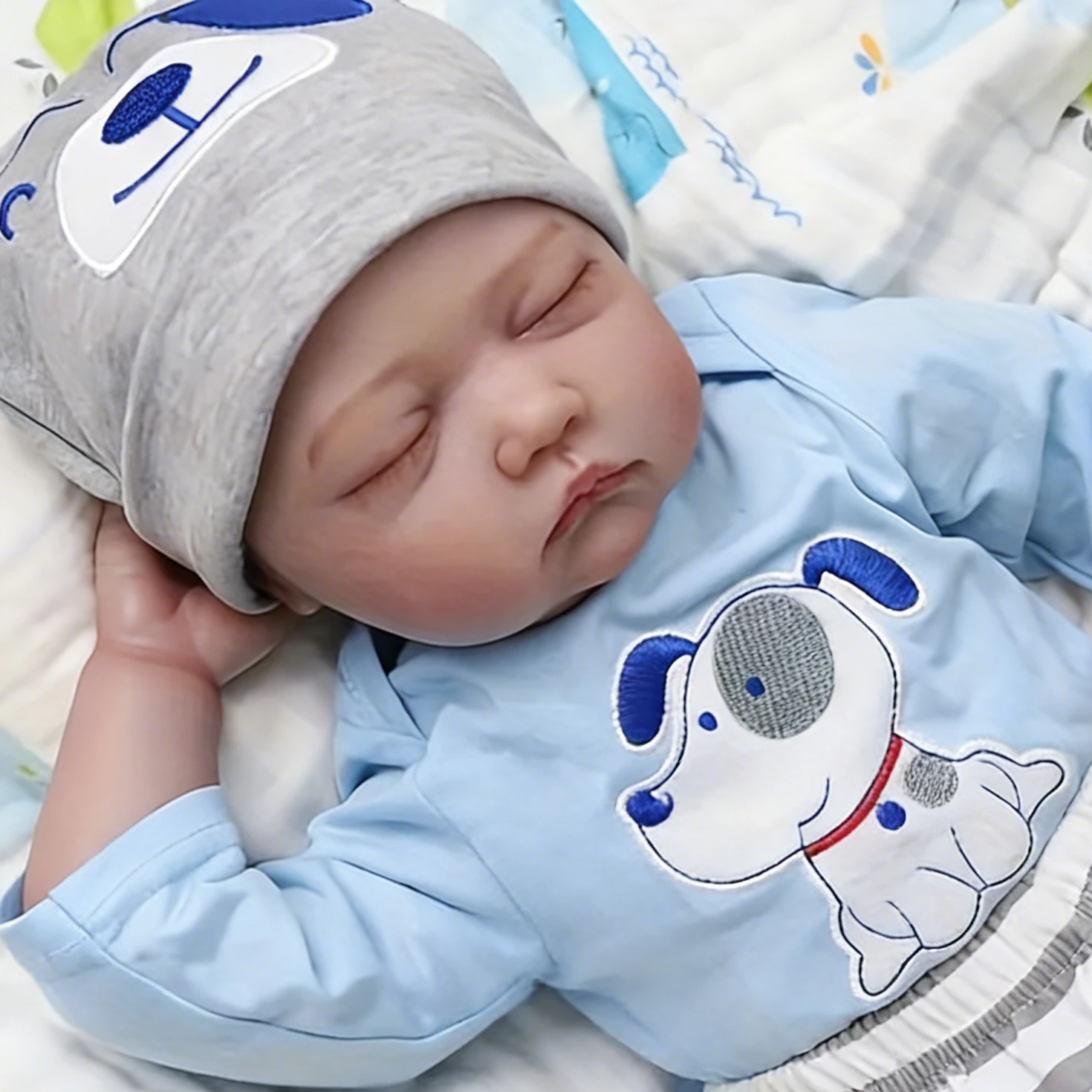 BZDOLL 55 CM Reborn Asleep Cloth Body Doll Handmade Toy For Girl 22inch Lifelike Sleeping Toddler Birthday Gifts Figurine
BZDOLL 55 CM Reborn Asleep Cloth Body Doll Handmade Toy For Girl 22inch Lifelike Sleeping Toddler Birthday Gifts Figurine