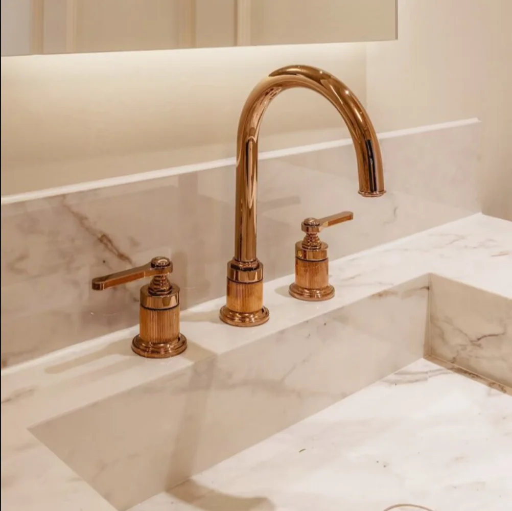 Widespread Basin Mixer Bathroom Basin Faucet 8 inch Widespread Lavatory Mixer Tap Brass Three Hole Sink tap Gold New Arrival
Widespread Basin Mixer Bathroom Basin Faucet 8 inch Widespread Lavatory Mixer Tap Brass Three Hole Sink tap Gold New Arrival
