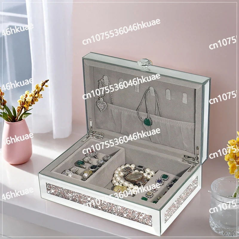 Изысканная высококачественная шкатулка для драгоценностей с бриллиантами: практично для хранения и идеально подходит для подарков.
Изысканная высококачественная шкатулка для драгоценностей с бриллиантами: практично для хранения и идеально подходит для подарков.