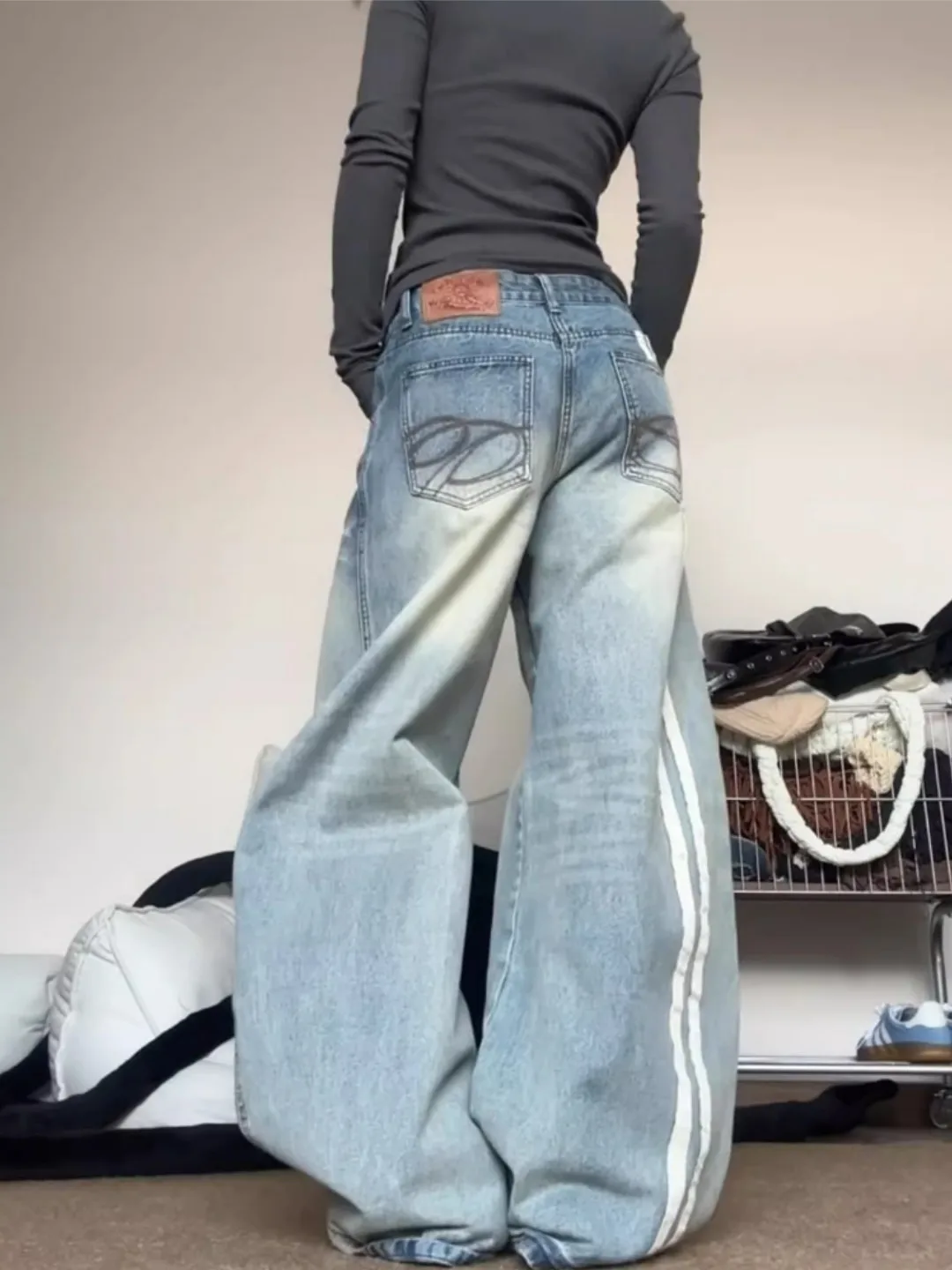 Cleanfit Retro Double Bar Embroidered Straight Leg Jeans Men's Loose Washed Casual High Waist Denim Pants Straight Cut Trousers
Cleanfit Retro Double Bar Embroidered Straight Leg Jeans Men's Loose Washed Casual High Waist Denim Pants Straight Cut Trousers