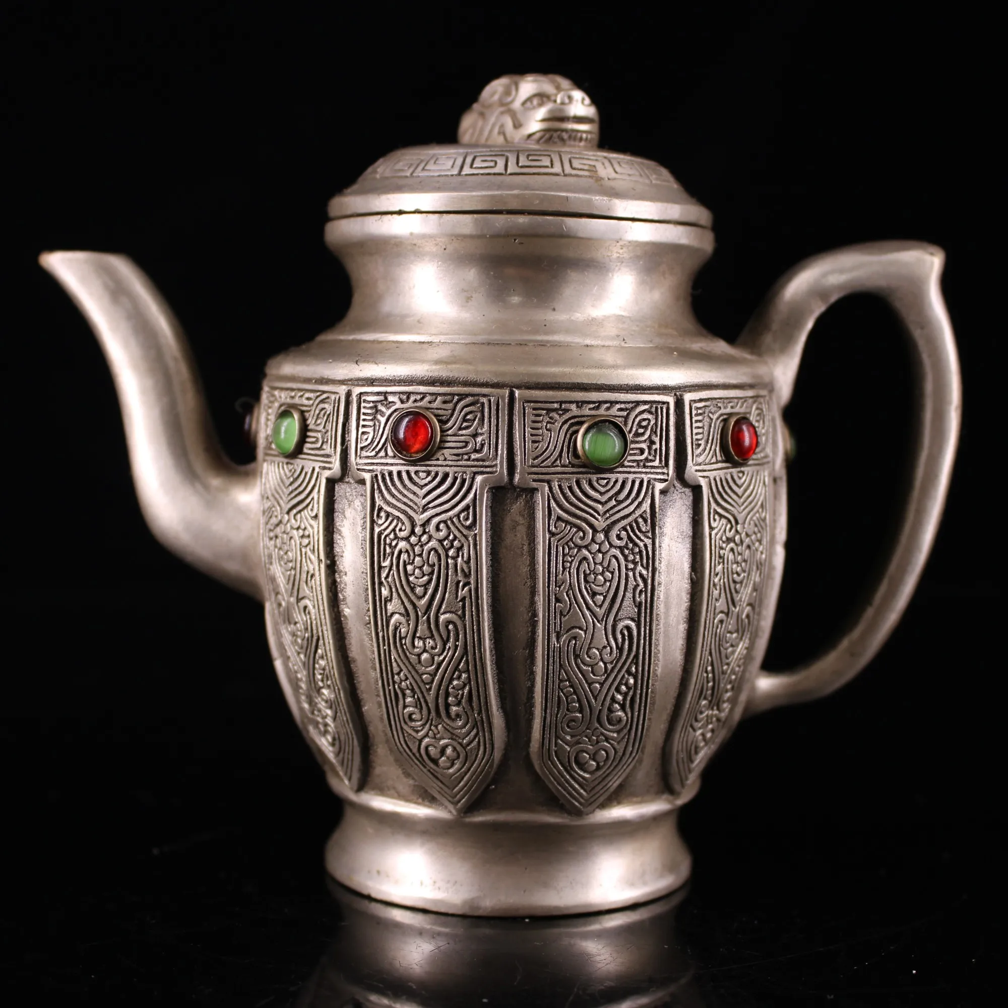 6"Tibetan Temple Collection Old Bronze Gilded silver Mosaic Gem Animal Pattern Kettle Flagon Ornament Town house Exorcism
6"Tibetan Temple Collection Old Bronze Gilded silver Mosaic Gem Animal Pattern Kettle Flagon Ornament Town house Exorcism