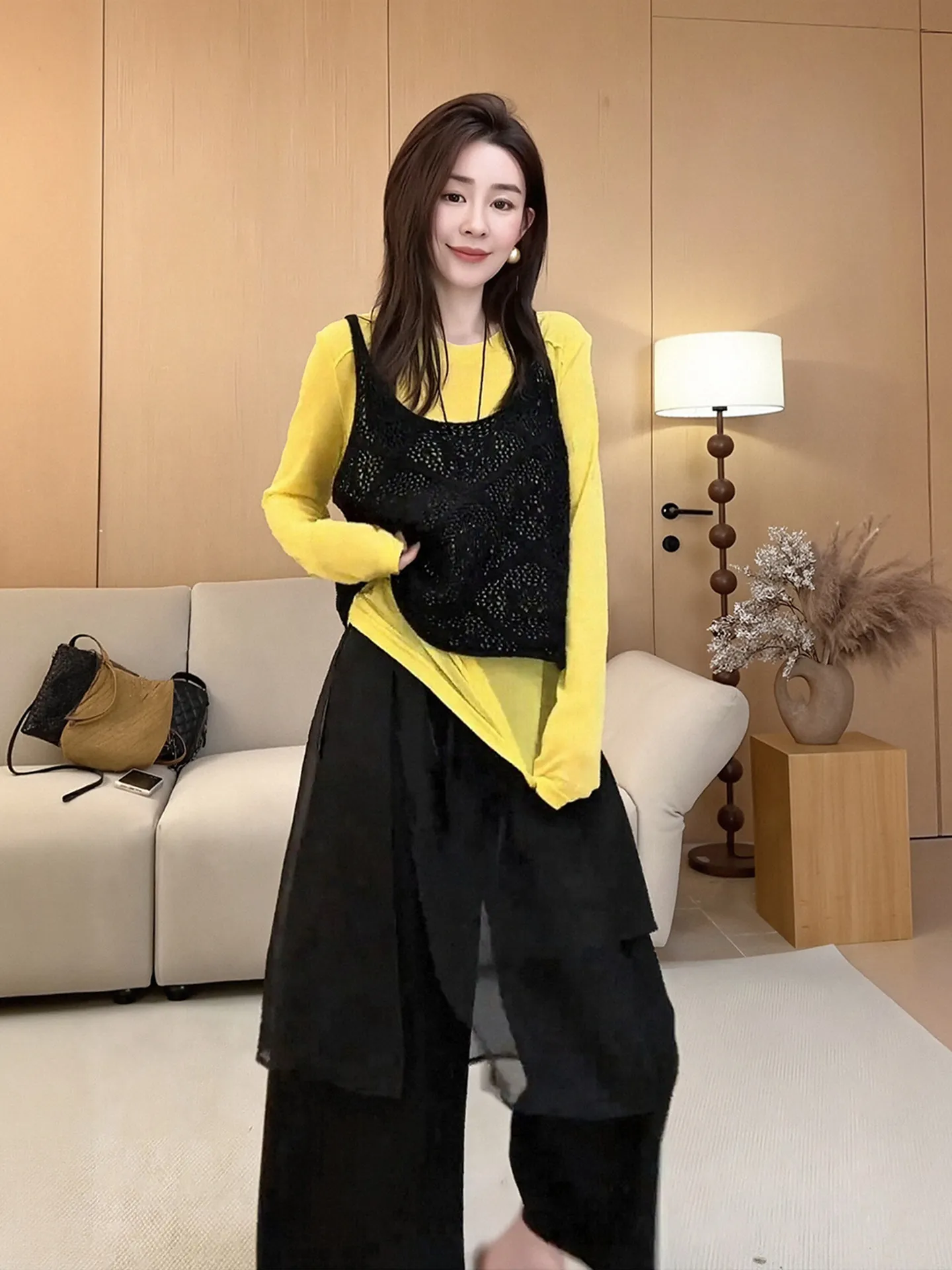 plus Size Women's Spring Fashion Set Casual Age-Defying Three-Piece Ensemble Bottom Shirt Layered Vest Wide Leg Pants
plus Size Women's Spring Fashion Set Casual Age-Defying Three-Piece Ensemble Bottom Shirt Layered Vest Wide Leg Pants