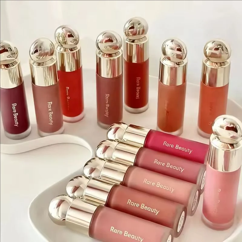 Жидкие румяна Rare Beauty Blusher Suit: легко наносятся, стойкие, водостойкие, бестселлер, оттенок «Античная медь»
Жидкие румяна Rare Beauty Blusher Suit: легко наносятся, стойкие, водостойкие, бестселлер, оттенок «Античная медь»