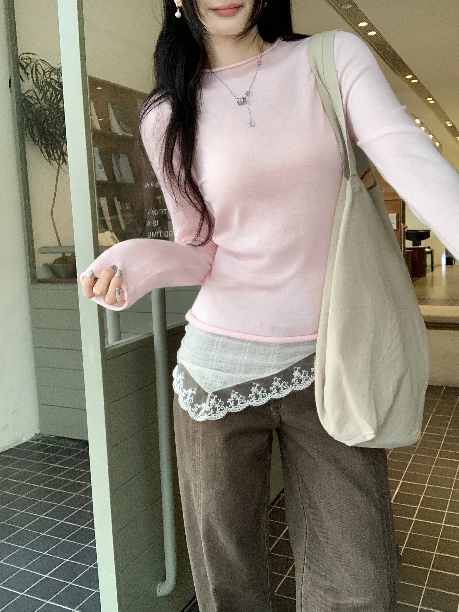 Elegant Grey Knitted round Neck Base Shirt Women's Autumn Winter Slim Fit Inner Wear Comfortable Soft Polyester Blend Long Sl...
Elegant Grey Knitted round Neck Base Shirt Women's Autumn Winter Slim Fit Inner Wear Comfortable Soft Polyester Blend Long Sl...