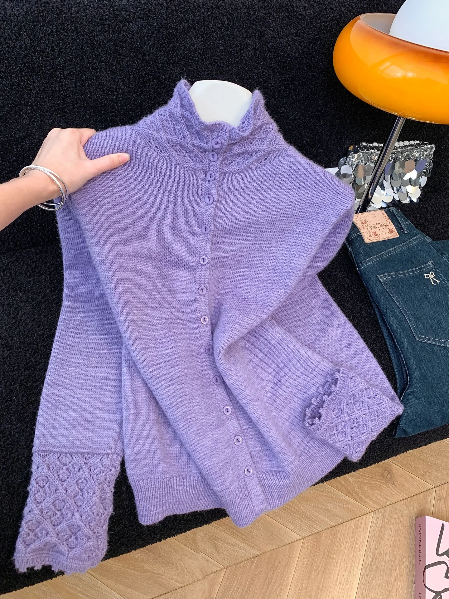 Purple Knitted Sweater Women's Autumn Winter Soft Style Hook Flower Hollow Single Button Base Shirt Top Wooden Collar
Purple Knitted Sweater Women's Autumn Winter Soft Style Hook Flower Hollow Single Button Base Shirt Top Wooden Collar