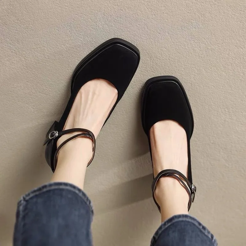 2026 New Retro Square Toe Chunky Heel Mary Janes Women's Shoes Cross Buckle Patchwork High Heels Frosted Splicing Spring Autumn
2026 New Retro Square Toe Chunky Heel Mary Janes Women's Shoes Cross Buckle Patchwork High Heels Frosted Splicing Spring Autumn