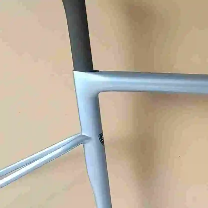 Легкая карбоновая дорожная рама 2025 года XI8 Велосипедная рама с дисковым тормозом на руле Велосипедная рама
Легкая карбоновая дорожная рама 2025 года XI8 Велосипедная рама с дисковым тормозом на руле Велосипедная рама