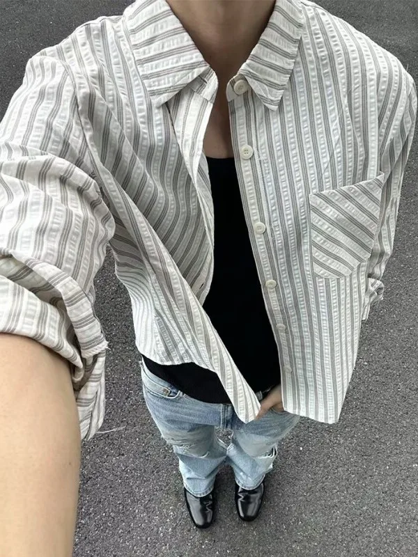 Korean Sle High-End Striped Long Sve irt Versatile Casual Retro oulder Fit All-Match Loose Fit Men's Button up Top
Korean Sle High-End Striped Long Sve irt Versatile Casual Retro oulder Fit All-Match Loose Fit Men's Button up Top