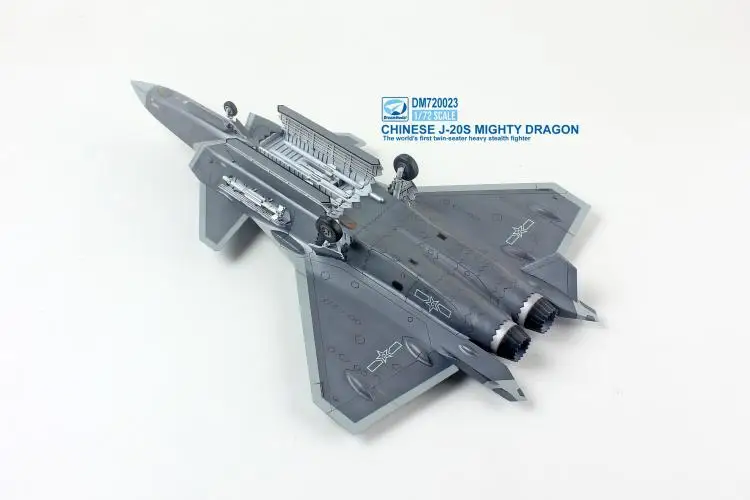 Модель мечты, комплект модели самолета DM720023, китайский J-20S'Mighty Dragon '1/72 
Модель мечты, комплект модели самолета DM720023, китайский J-20S'Mighty Dragon '1/72