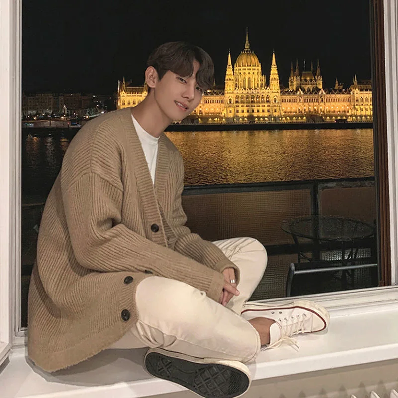New loose knit cardigan swarter men's spring and autumn thickened Korean casual kinwear loose top
New loose knit cardigan swarter men's spring and autumn thickened Korean casual kinwear loose top