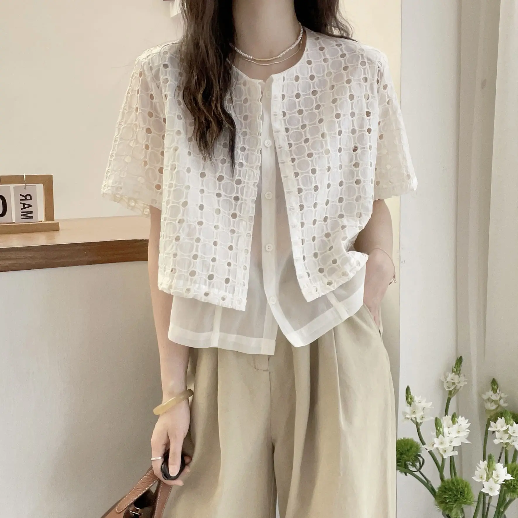 Korean style Hollow Out Patchwork Shirts Women Summer Loose O Neck Buttons Tops Y2K Fashion Casual Fake Two Pieces Shirts
Korean style Hollow Out Patchwork Shirts Women Summer Loose O Neck Buttons Tops Y2K Fashion Casual Fake Two Pieces Shirts