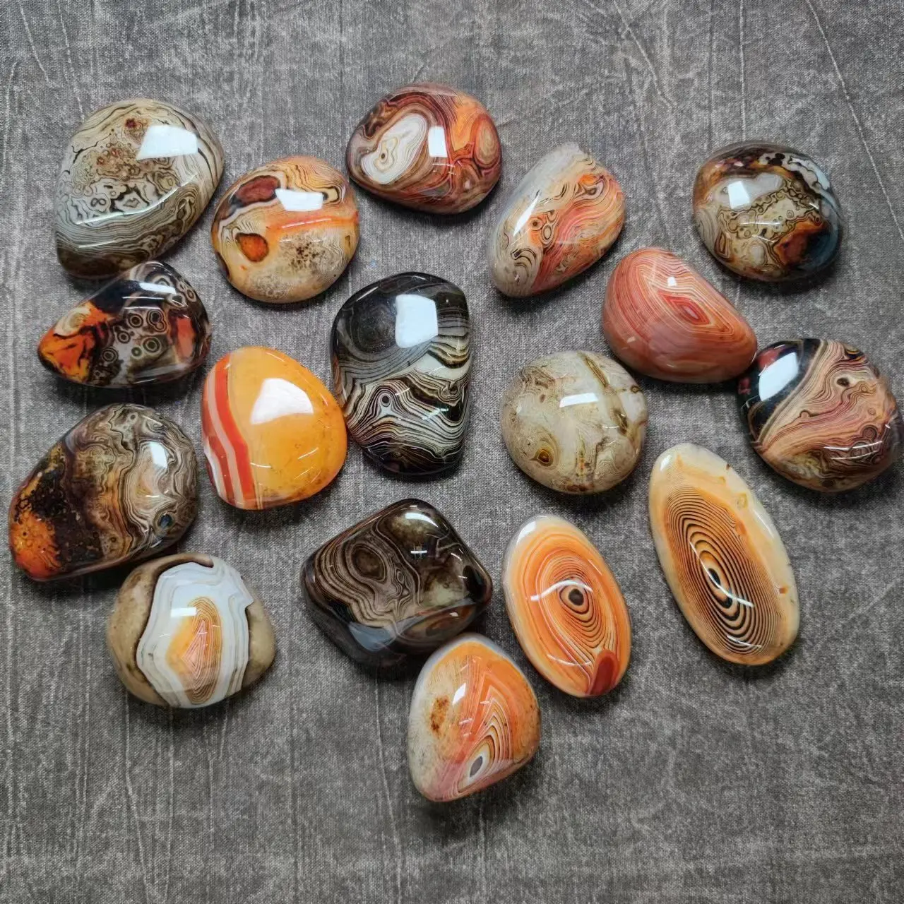 1pcs/lot natural striped agate eye landscape stone ornamental Rough Fantastic pattern one and only jewelry Ornaments health care
1pcs/lot natural striped agate eye landscape stone ornamental Rough Fantastic pattern one and only jewelry Ornaments health care