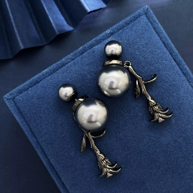 Rose sized pearls Water droplet pearl earrings Design fashionable and personalized French style Vintage earrings
Rose sized pearls Water droplet pearl earrings Design fashionable and personalized French style Vintage earrings