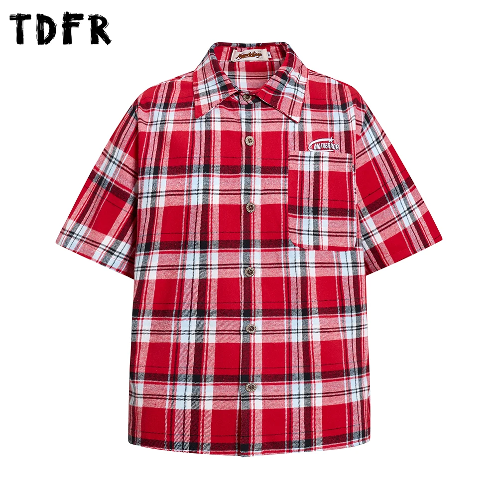 Pocket Short Sleeve Plaid Shirt Mens Summer Letter Embroidery Retro Casual Loose Single Breasted Lapel Half-Sleeve Shirts Man
Pocket Short Sleeve Plaid Shirt Mens Summer Letter Embroidery Retro Casual Loose Single Breasted Lapel Half-Sleeve Shirts Man