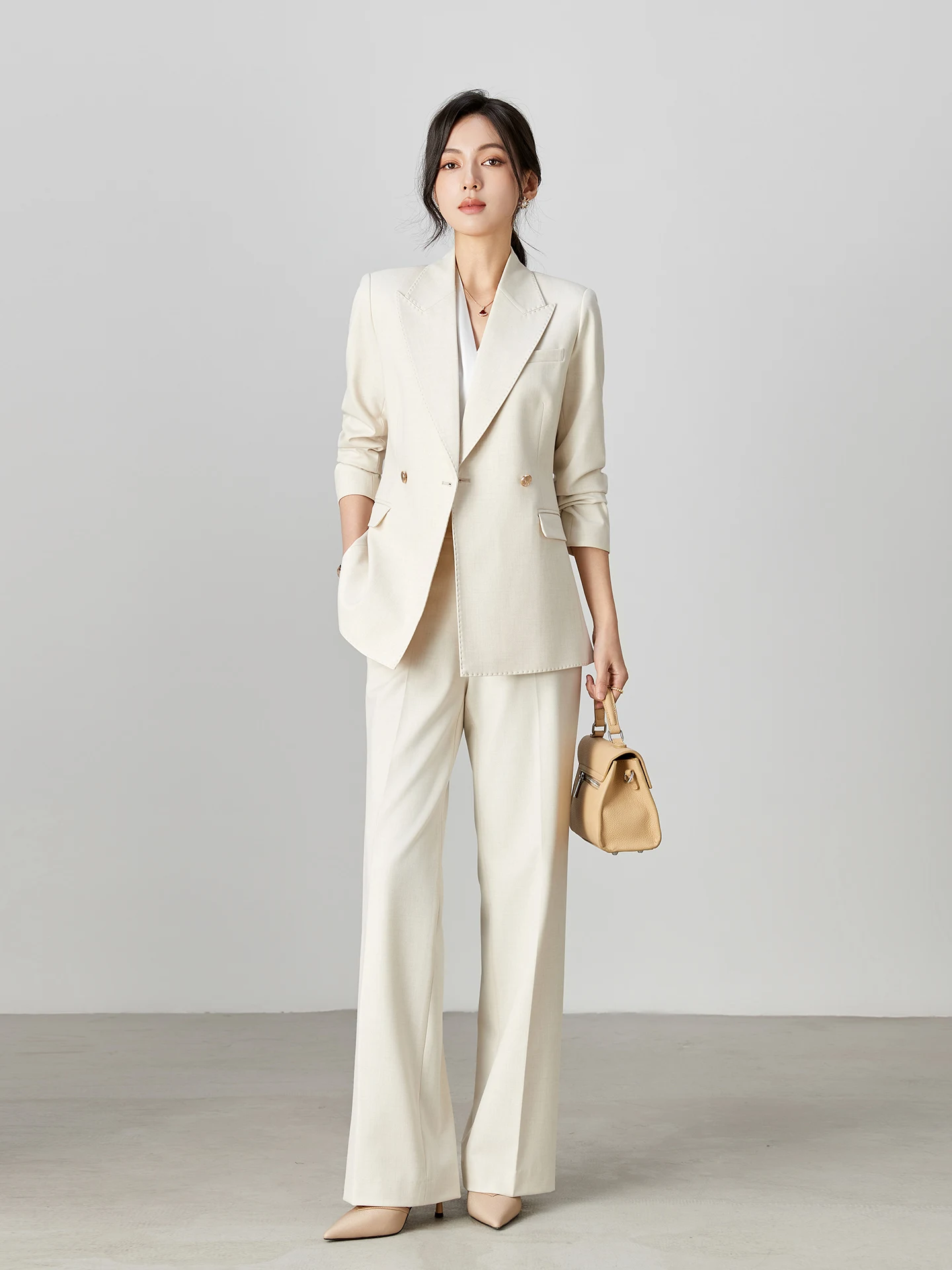 Business Suit Women's Formal Wear Metal Button Set Beige Simple Elegance Professional Look Spring Autumn High End Feel
Business Suit Women's Formal Wear Metal Button Set Beige Simple Elegance Professional Look Spring Autumn High End Feel
