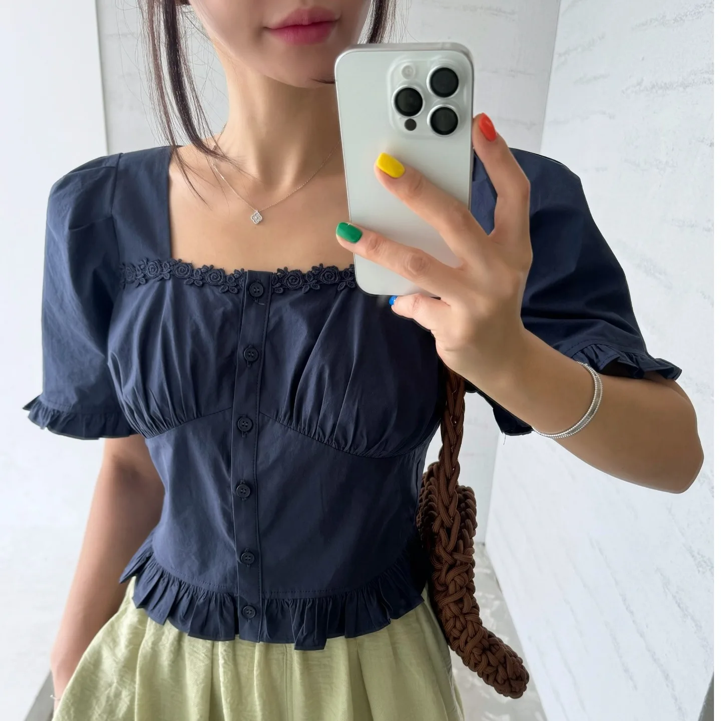 Summer 2026 Women's Sweet Cute Ruffle Patchwork Bubble Sleeve Shirt Top Floral Lace Trim Loose Fit Short Sleeve Fashionable
Summer 2026 Women's Sweet Cute Ruffle Patchwork Bubble Sleeve Shirt Top Floral Lace Trim Loose Fit Short Sleeve Fashionable