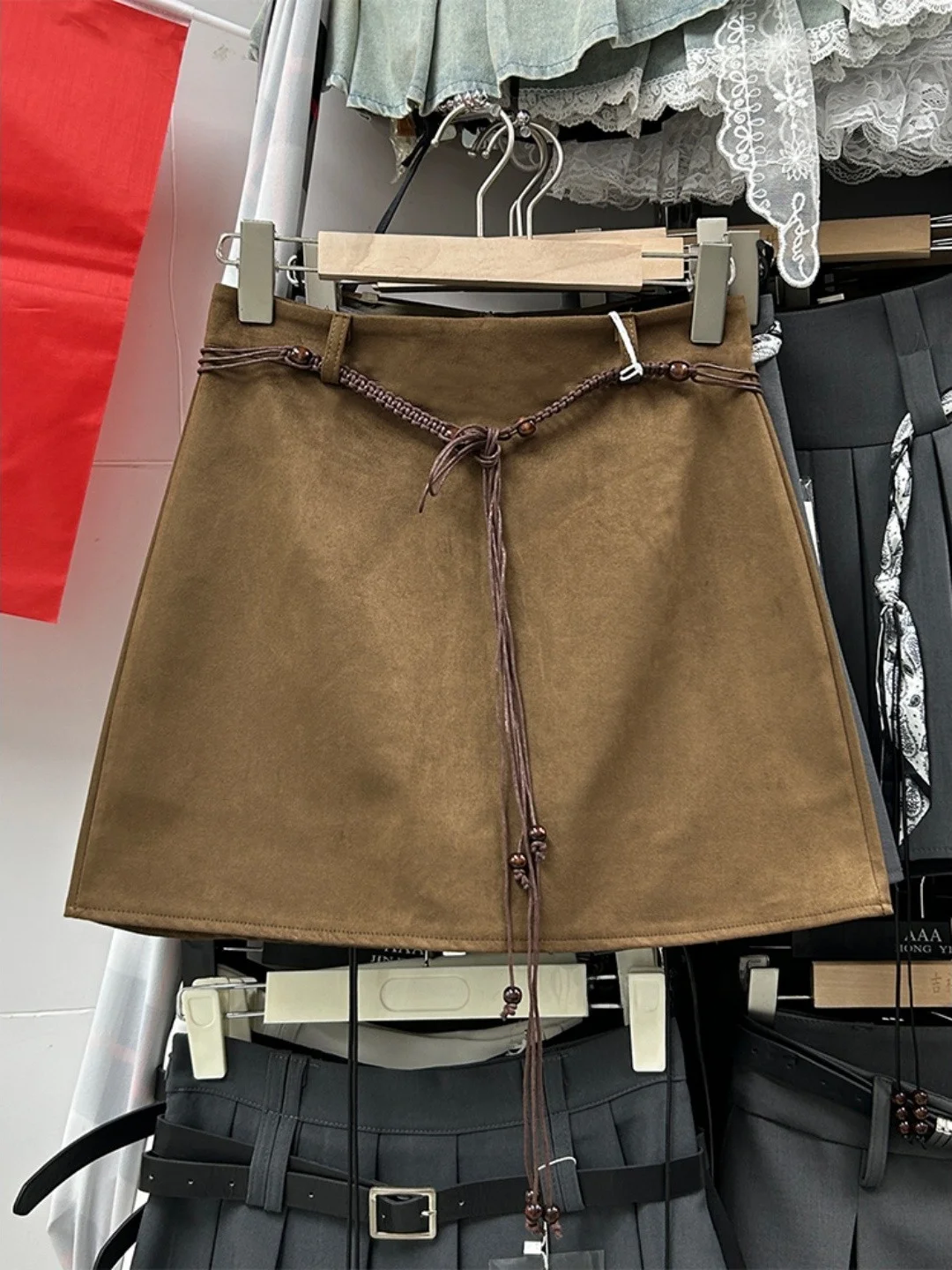 Caramel Suede A-Line Skirt Women's plus Size Pear Shape Body High Waist Korean Style Short Skirt Casual Daily Wear
Caramel Suede A-Line Skirt Women's plus Size Pear Shape Body High Waist Korean Style Short Skirt Casual Daily Wear