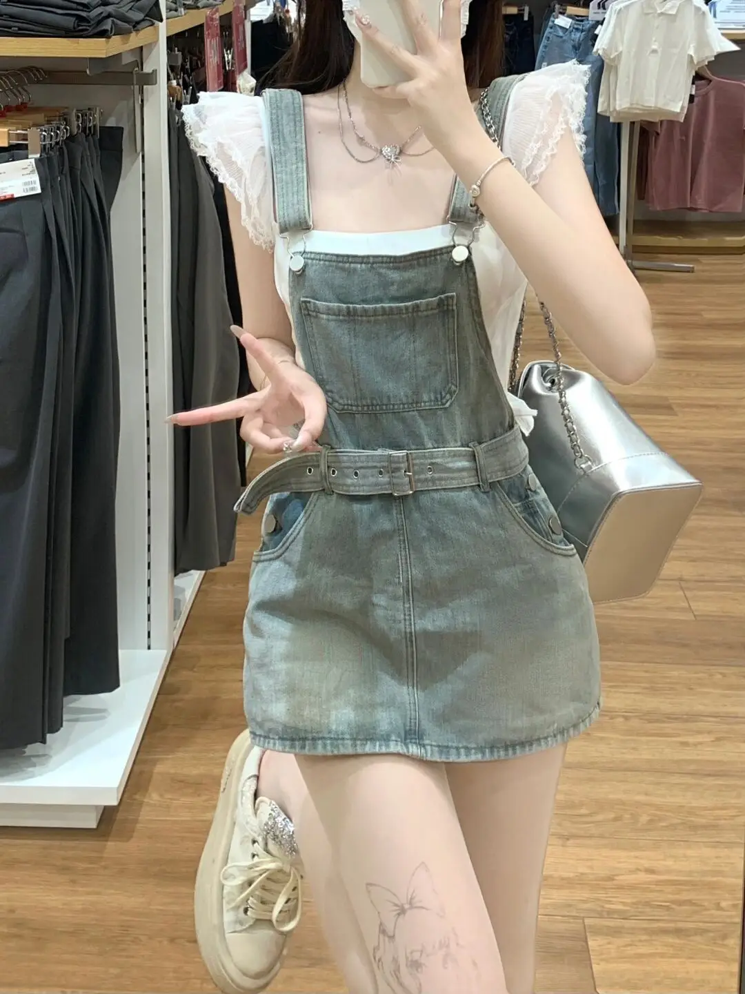 2026 New American Retro Workwear Women's Denim Overalls Fashion Straight Leg Loose Wide Leg Jumpsuit Short Sleeve round Neck
2026 New American Retro Workwear Women's Denim Overalls Fashion Straight Leg Loose Wide Leg Jumpsuit Short Sleeve round Neck