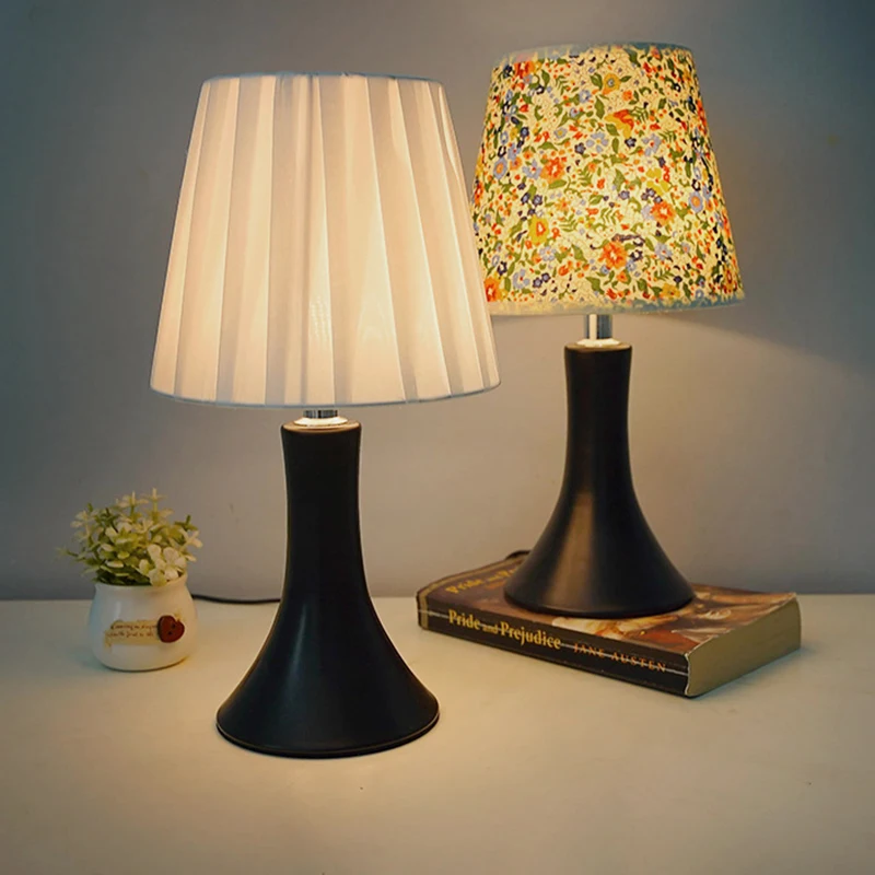 Simple Living Room LED Table Lamps USB Plug Small Metal Bedside Lamp Fabric Lampshade Bedroom Decorative Desktop Lights Reading
Simple Living Room LED Table Lamps USB Plug Small Metal Bedside Lamp Fabric Lampshade Bedroom Decorative Desktop Lights Reading
