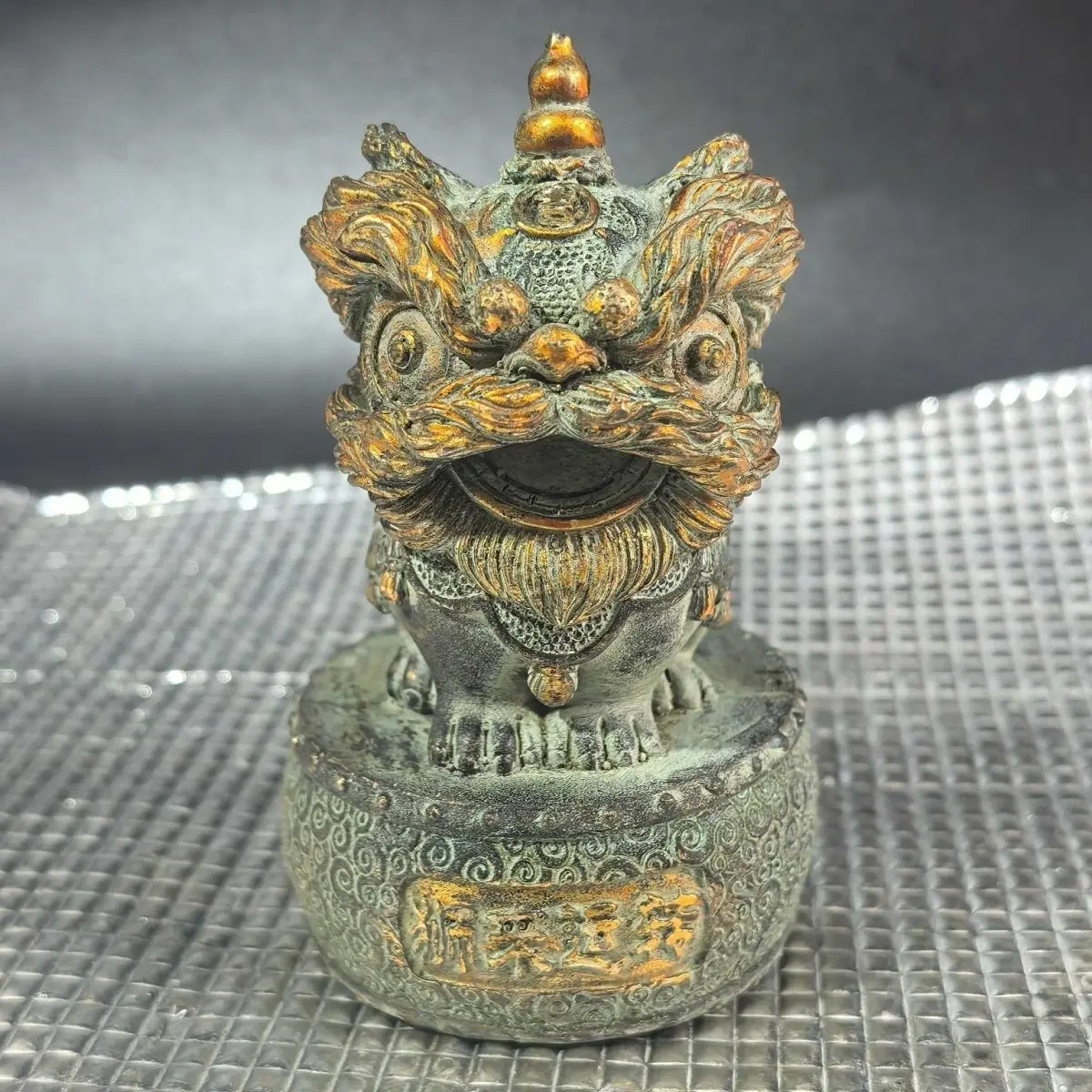 Retro lucky lion Statue Office Home Decor Gift for Desk Ornament
Retro lucky lion Statue Office Home Decor Gift for Desk Ornament