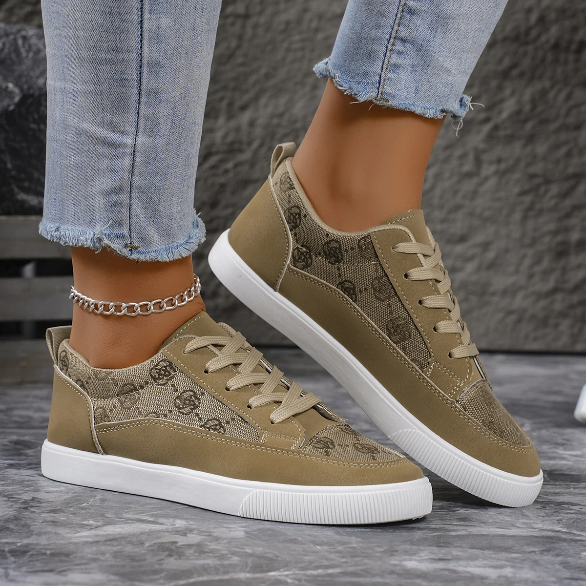 Women Sneakers Summer Classic Cross Strap Designer Anti Slip Flat Shoes for Women Daily Leisure Outdoor Play Sneakers Women
Women Sneakers Summer Classic Cross Strap Designer Anti Slip Flat Shoes for Women Daily Leisure Outdoor Play Sneakers Women