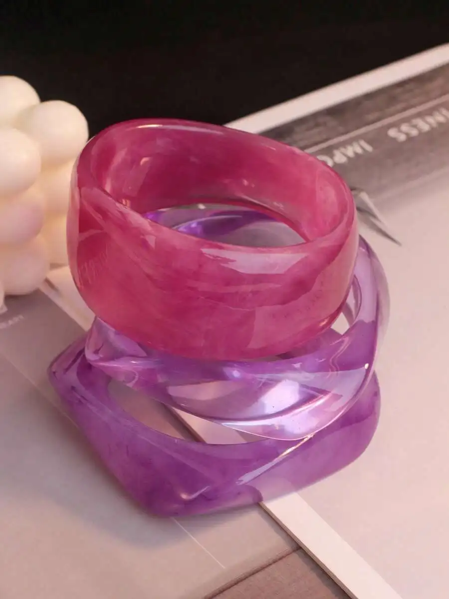 3-Piece Gradient Pink And Purple Acrylic Bangle Set, Minimalist Stackable Design For Daily Or Vacation Wear
3-Piece Gradient Pink And Purple Acrylic Bangle Set, Minimalist Stackable Design For Daily Or Vacation Wear