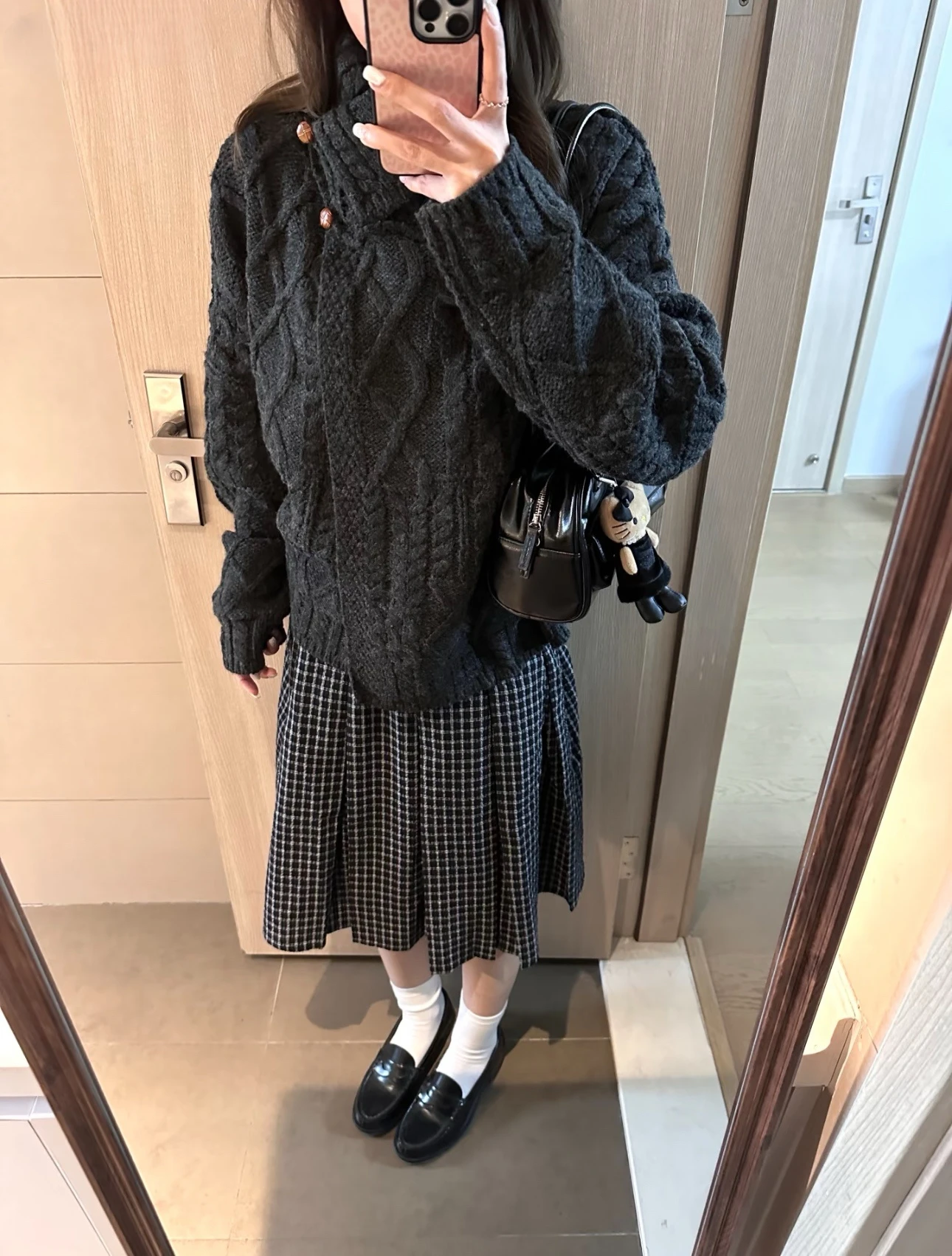 Laid-back Style Knitted Loose Twist Sweater Coat And Skirt Set Women's Vintage Plaid High Waist Spring Fashion Ensemble
Laid-back Style Knitted Loose Twist Sweater Coat And Skirt Set Women's Vintage Plaid High Waist Spring Fashion Ensemble