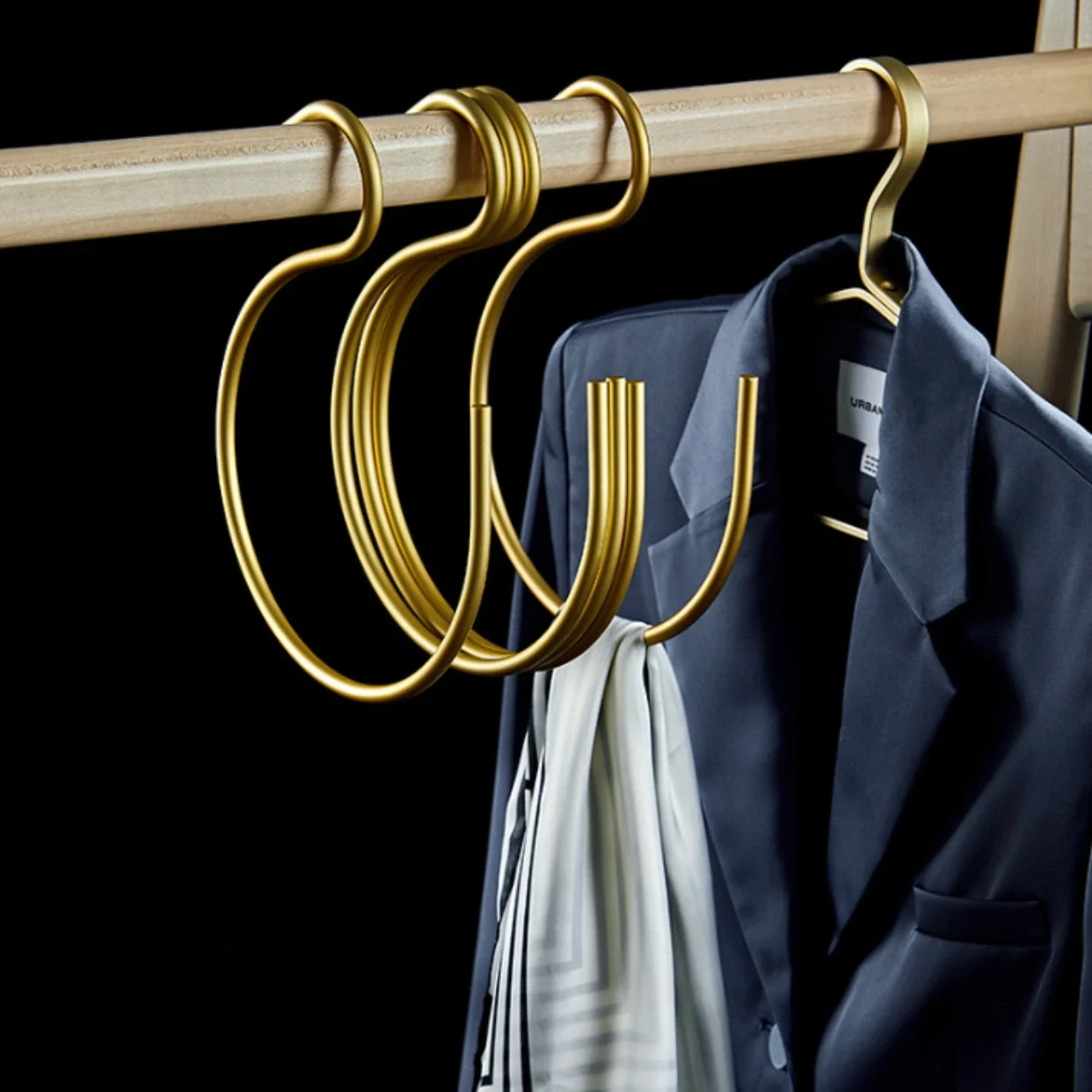 1/3/5pcs S-Shape Hook for Hanging Clothes,Large Multifunctional Hooks for Scarf Hat Bag,Durable Storage Organizer for Kitchen
1/3/5pcs S-Shape Hook for Hanging Clothes,Large Multifunctional Hooks for Scarf Hat Bag,Durable Storage Organizer for Kitchen
