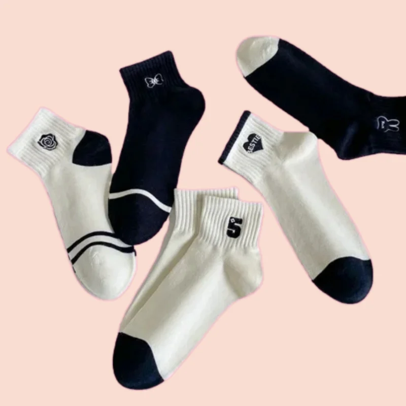 5/10 Pairs Japanese Style Black And White Embroidered White High Quality College Style Socks Spring And Summer Women's Socks
5/10 Pairs Japanese Style Black And White Embroidered White High Quality College Style Socks Spring And Summer Women's Socks