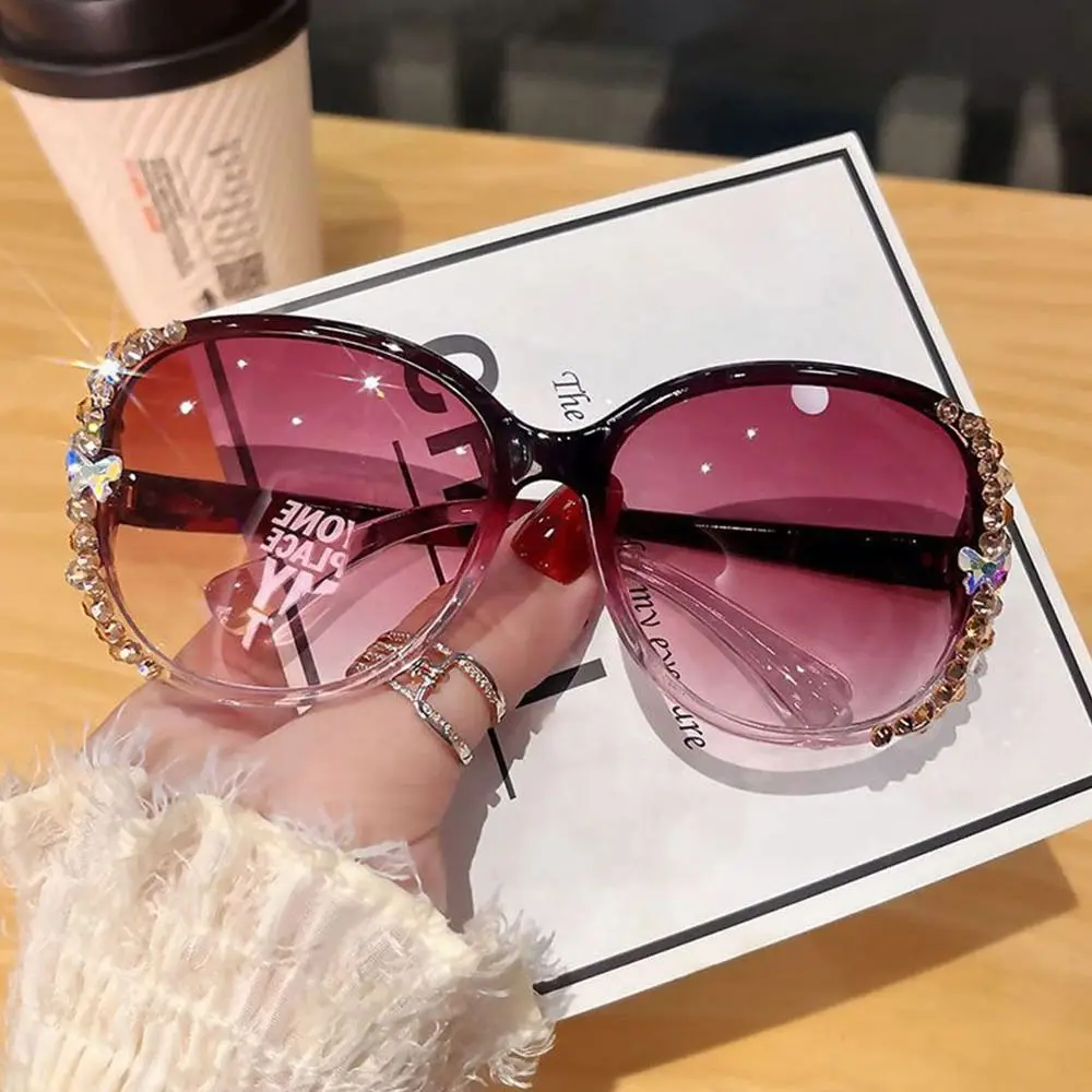 Shiny Rhinestone Sunglasses Oversized UV Protection Sun Protection Sun Glasses Eyewear for Street, Travel, and Beach for Women
Shiny Rhinestone Sunglasses Oversized UV Protection Sun Protection Sun Glasses Eyewear for Street, Travel, and Beach for Women