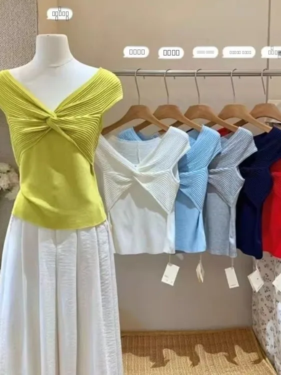 Pure Desire Style Short Sleeve V-Neck Knitted Top One-Shoulder Design Pleated Twist Slimming Sexy Girl Short T-Shirt
Pure Desire Style Short Sleeve V-Neck Knitted Top One-Shoulder Design Pleated Twist Slimming Sexy Girl Short T-Shirt