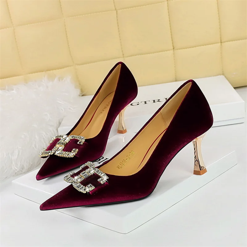 Fashion Women High Heels Rhinestone Bow Green Pink Pointed Toe Party Pumps Velvet Luxury Elegant Wedding Evening Shoes
Fashion Women High Heels Rhinestone Bow Green Pink Pointed Toe Party Pumps Velvet Luxury Elegant Wedding Evening Shoes