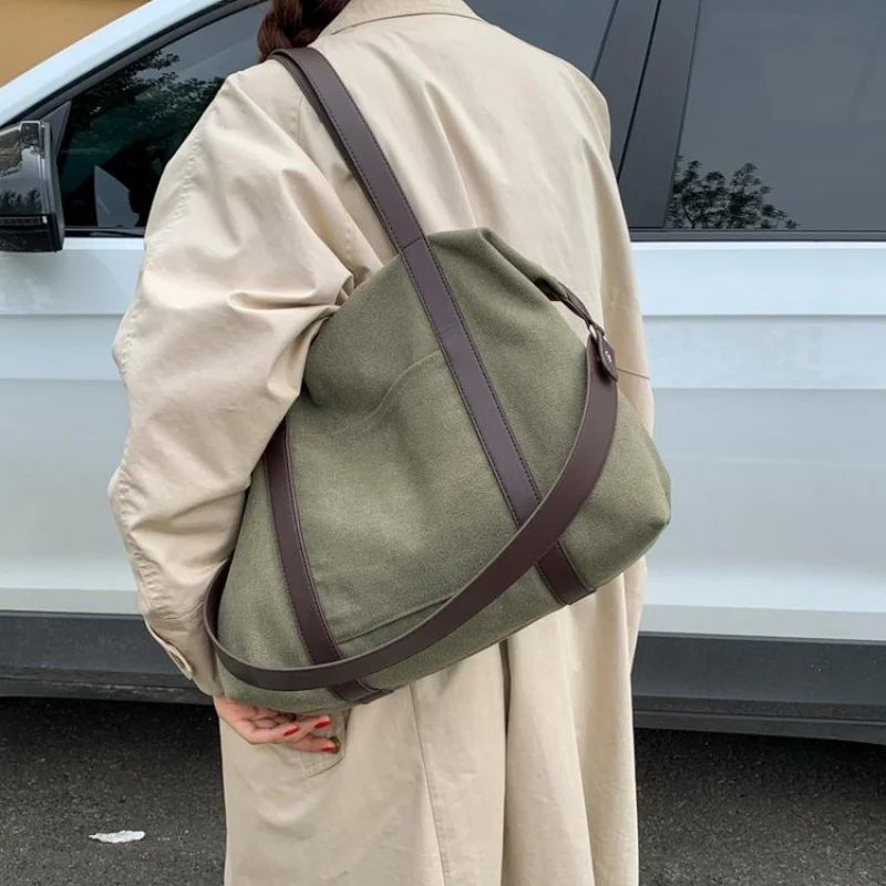 High-End Women Shoulder Bag With Luxury Brand Logo And Simple Vintage Style Suitable For Modern Working Women
High-End Women Shoulder Bag With Luxury Brand Logo And Simple Vintage Style Suitable For Modern Working Women