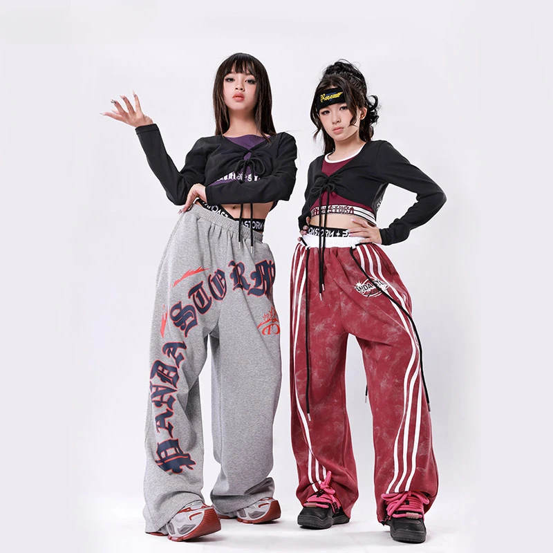 New Kpop Modern Dance Clothes for Girls Crop Tops Hip Hop Pants Fashion Sets Group Jazz Street Dance Performance Stage Costume
New Kpop Modern Dance Clothes for Girls Crop Tops Hip Hop Pants Fashion Sets Group Jazz Street Dance Performance Stage Costume