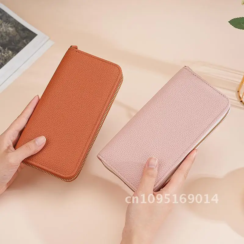 Women's Long Solid Color PU Leather Wallet Large Capacity Clutch Mobile Phone Bag Fashion Zipper Change Holder Urban Minimalist
Women's Long Solid Color PU Leather Wallet Large Capacity Clutch Mobile Phone Bag Fashion Zipper Change Holder Urban Minimalist