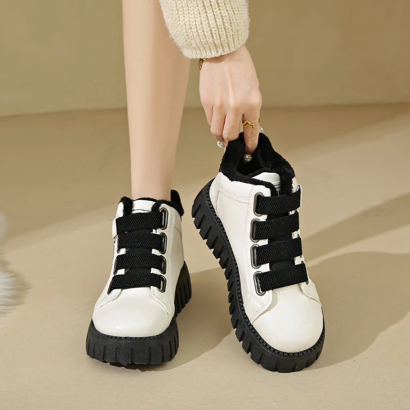 Casual Daily Women Flats Soft Skin Friendly Breathable Lining, Flexible Anti Slip Sole Invisible Height Versatile Footwear
Casual Daily Women Flats Soft Skin Friendly Breathable Lining, Flexible Anti Slip Sole Invisible Height Versatile Footwear