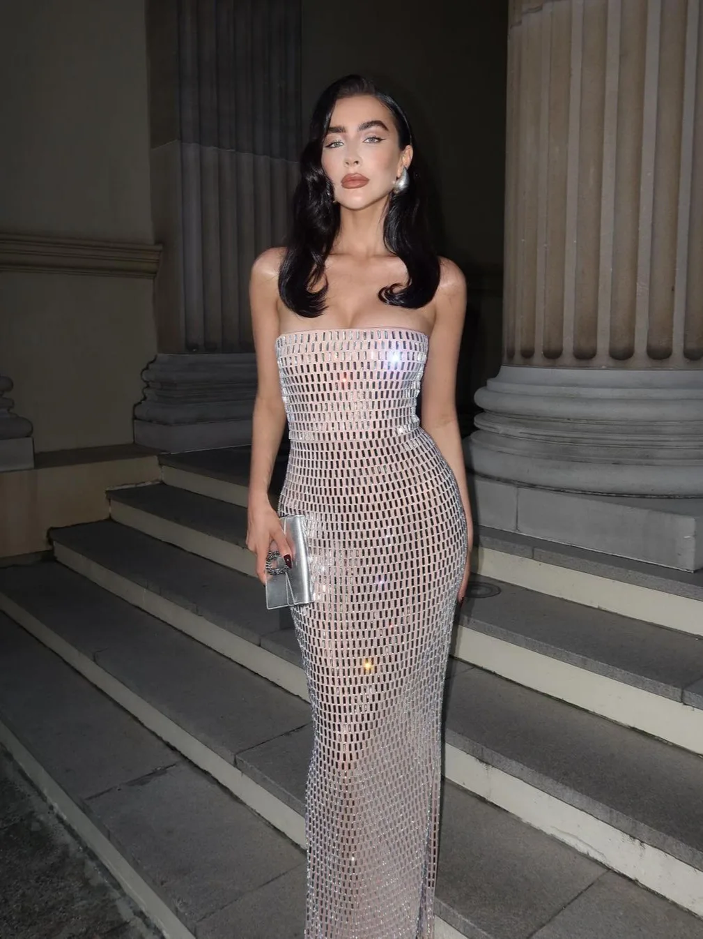 2024 Women Celebrity Sexy Strapless Mesh Diamonds Silver Midi Bodycon Bandage Dress Evening Stage Performance Outfit Vestido
2024 Women Celebrity Sexy Strapless Mesh Diamonds Silver Midi Bodycon Bandage Dress Evening Stage Performance Outfit Vestido