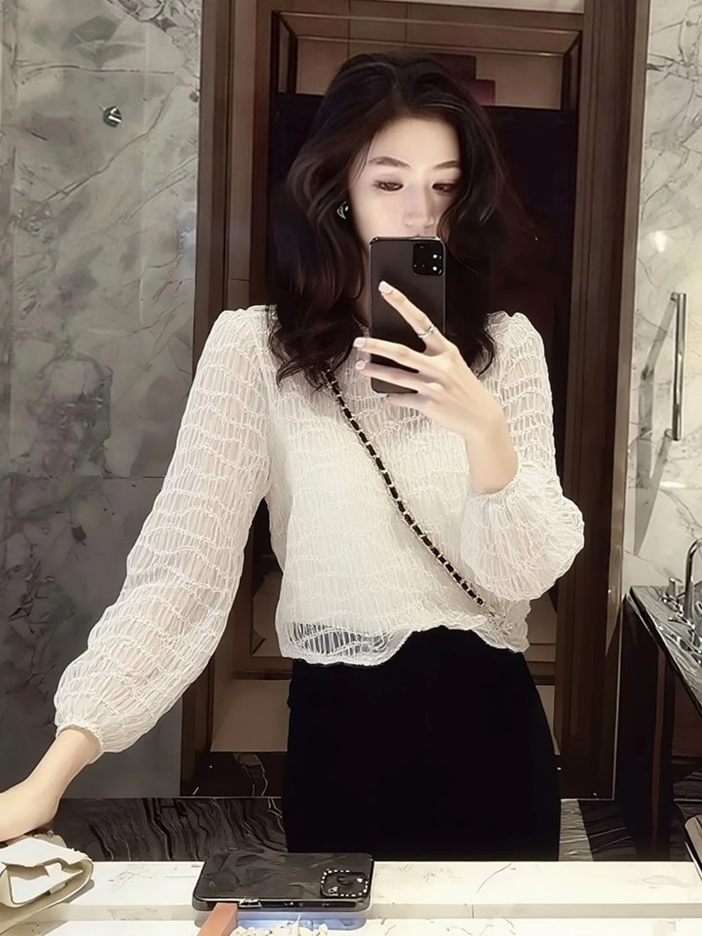 Elegant Long Sleeve Chiffon Top Age-Defying Comfortable Pure Color Versatile Spring New Style Korean Straight Cut Silk Shirt
Elegant Long Sleeve Chiffon Top Age-Defying Comfortable Pure Color Versatile Spring New Style Korean Straight Cut Silk Shirt