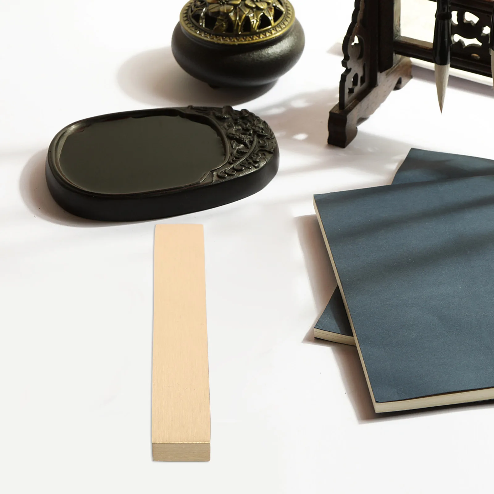 Brass Chinese Calligraphy Paperweight Rectangular Solid Smooth Polished Desktop Ornament Decorative Paperweight for Writing
Brass Chinese Calligraphy Paperweight Rectangular Solid Smooth Polished Desktop Ornament Decorative Paperweight for Writing